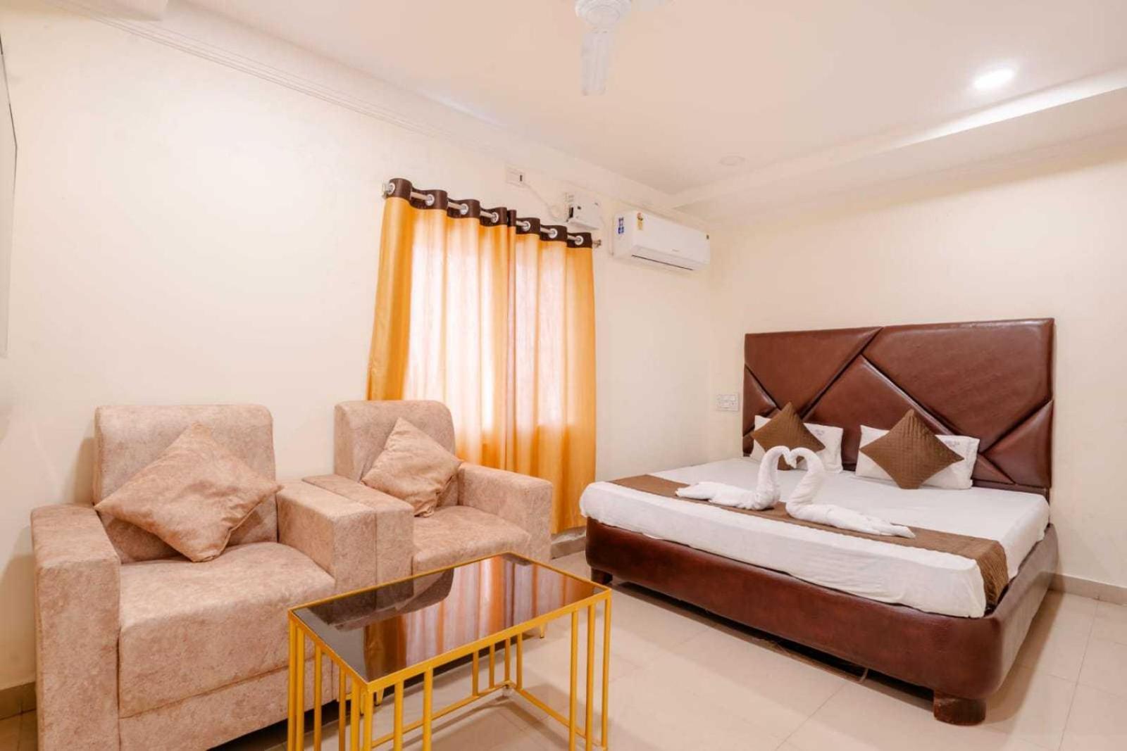 Hotel Oyo Surya Teja Residency à Khammam Extérieur photo