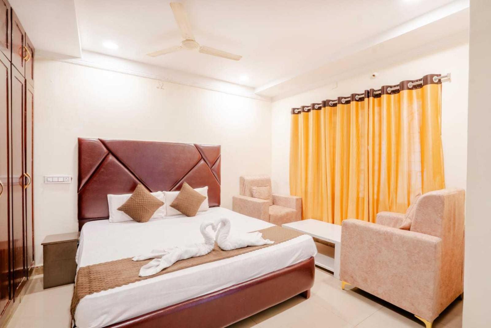 Hotel Oyo Surya Teja Residency à Khammam Extérieur photo